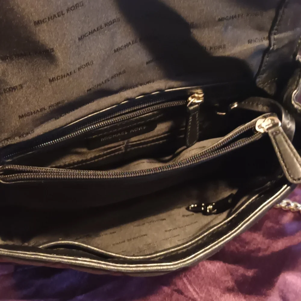 Michael Kors purse - Picture 9 of 16